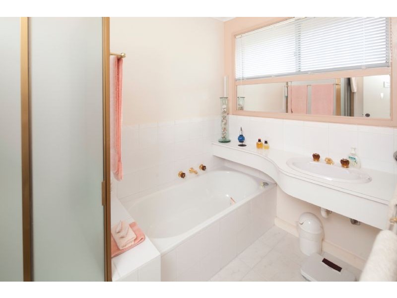 10 SOMERSET DVE, Dandenong North VIC 3175