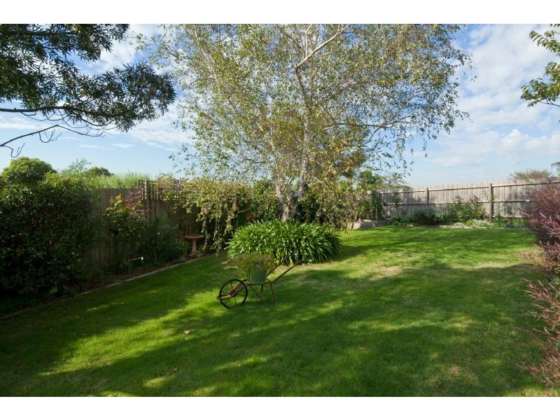 10 SOMERSET DVE, Dandenong North VIC 3175