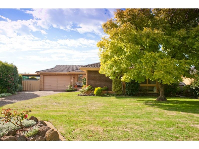 10 SOMERSET DVE, Dandenong North VIC 3175