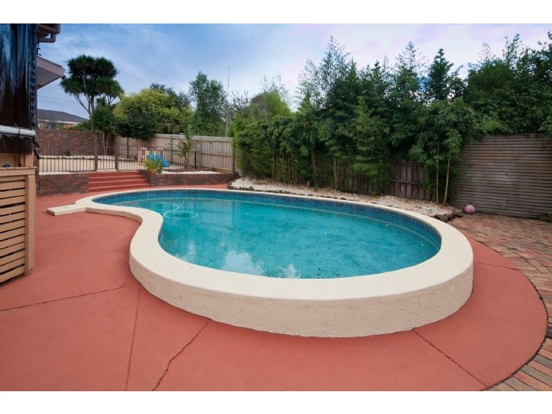 30 SURREY ROAD, Dandenong North VIC 3175