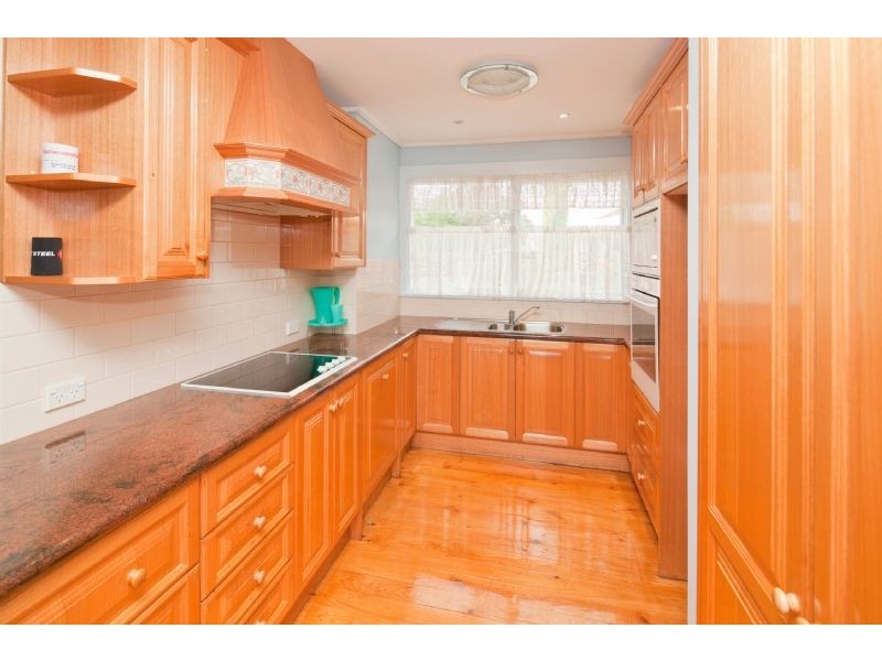 30 SURREY ROAD, Dandenong North VIC 3175