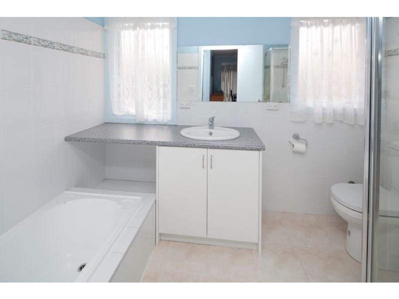 30 SURREY ROAD, Dandenong North VIC 3175