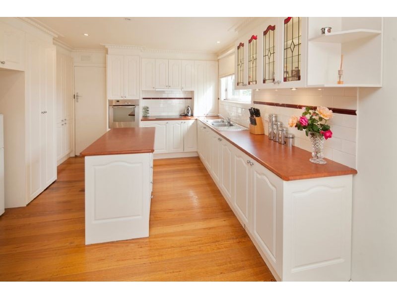 15 CENTRAL AVENUE, Dandenong North VIC 3175