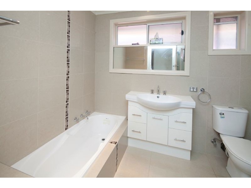 15 CENTRAL AVENUE, Dandenong North VIC 3175