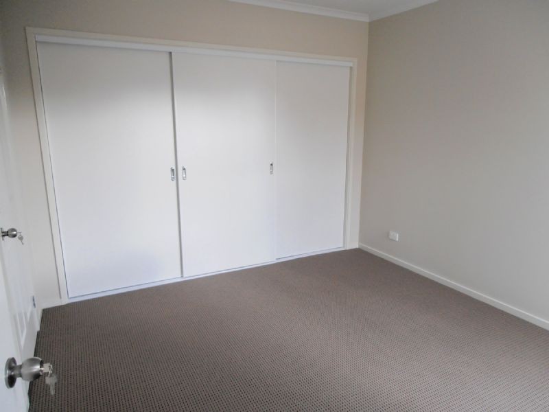 2/9 GOLDLANG ST, Dandenong VIC 3175