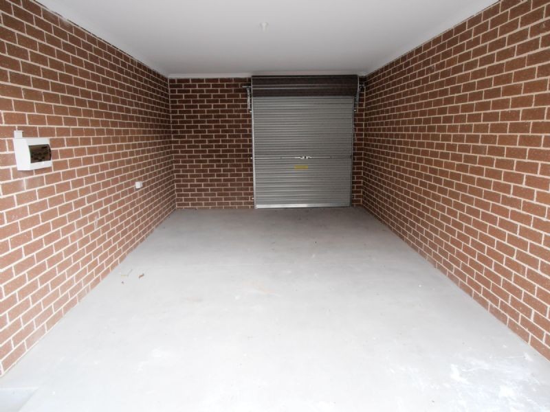 2/9 GOLDLANG ST, Dandenong VIC 3175