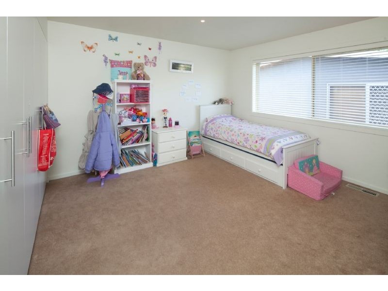 17 PAMIR ST, Dandenong North VIC 3175