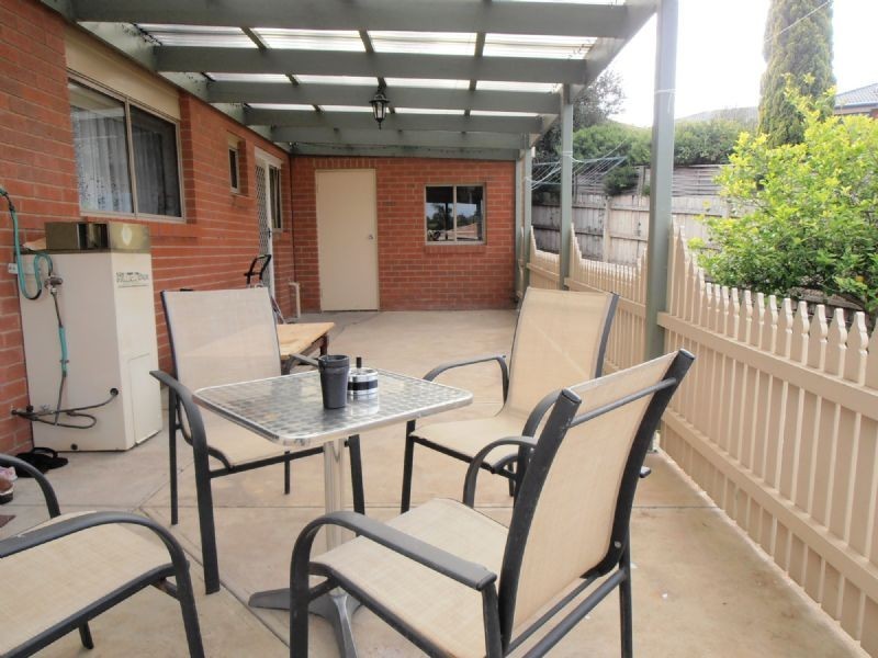 1/32 John Hunter Drive, Endeavour Hills VIC 3802