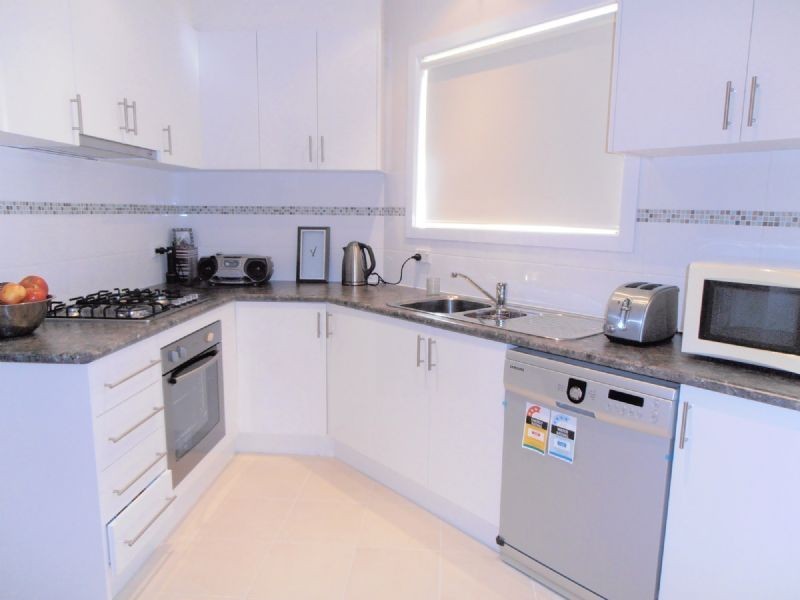 2/7 SANDALA CRT, Dandenong North VIC 3175