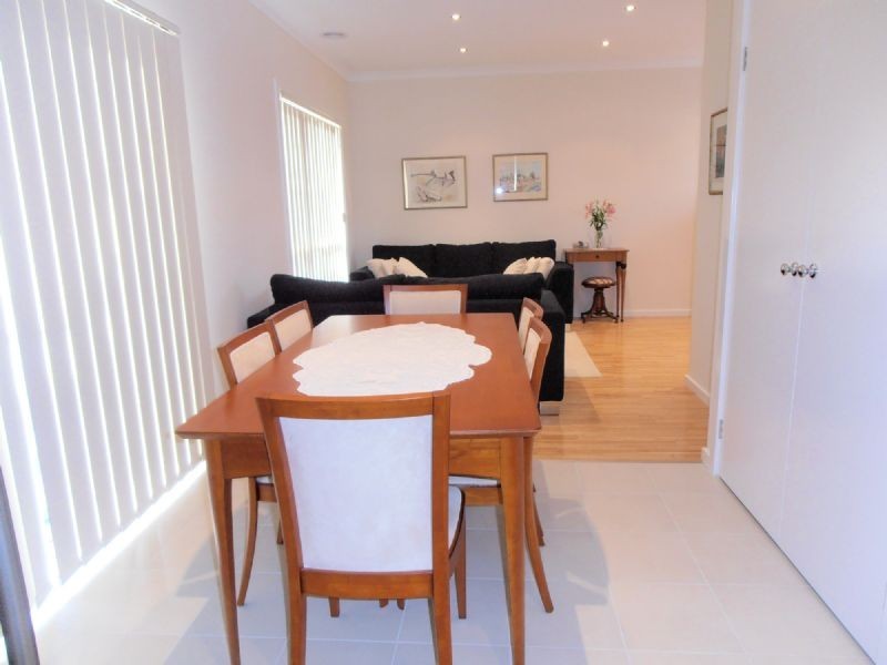 2/7 SANDALA CRT, Dandenong North VIC 3175