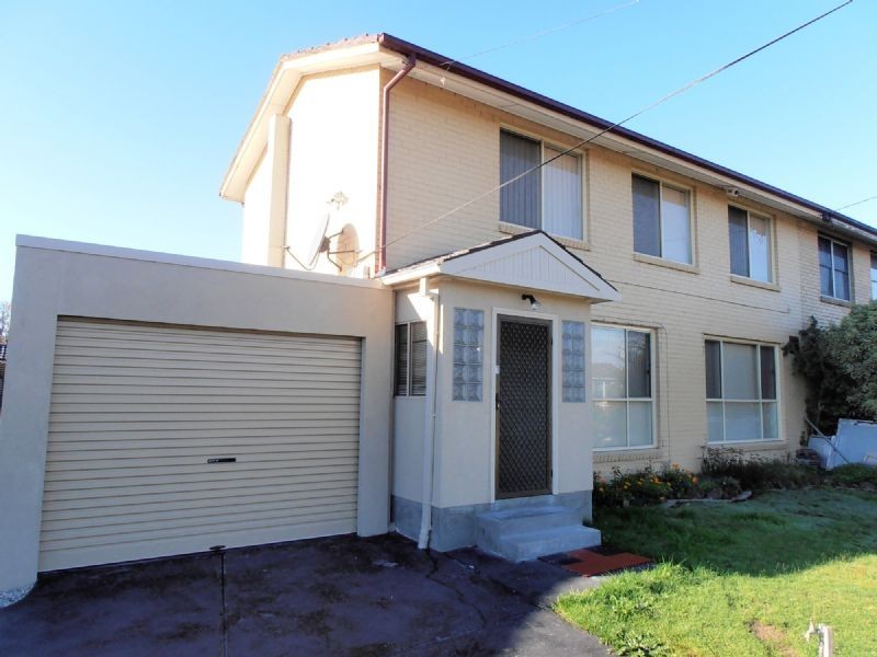 1/11 COOTAMUNDRA STREET, Doveton VIC 3177