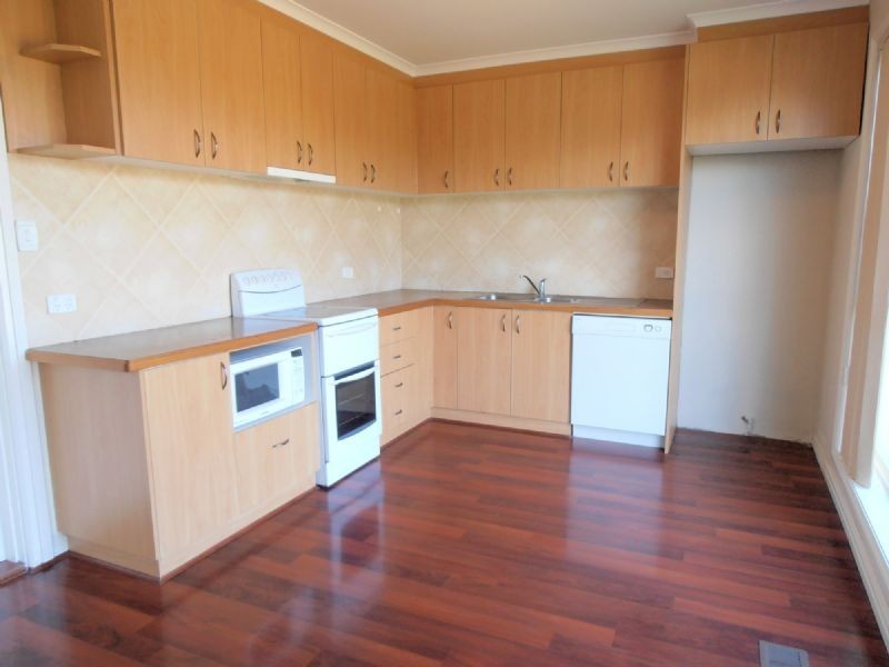 1/11 COOTAMUNDRA STREET, Doveton VIC 3177