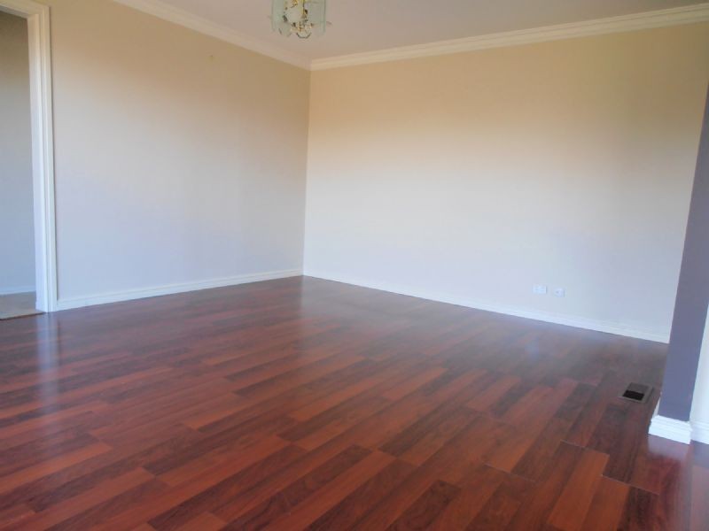 1/11 COOTAMUNDRA STREET, Doveton VIC 3177