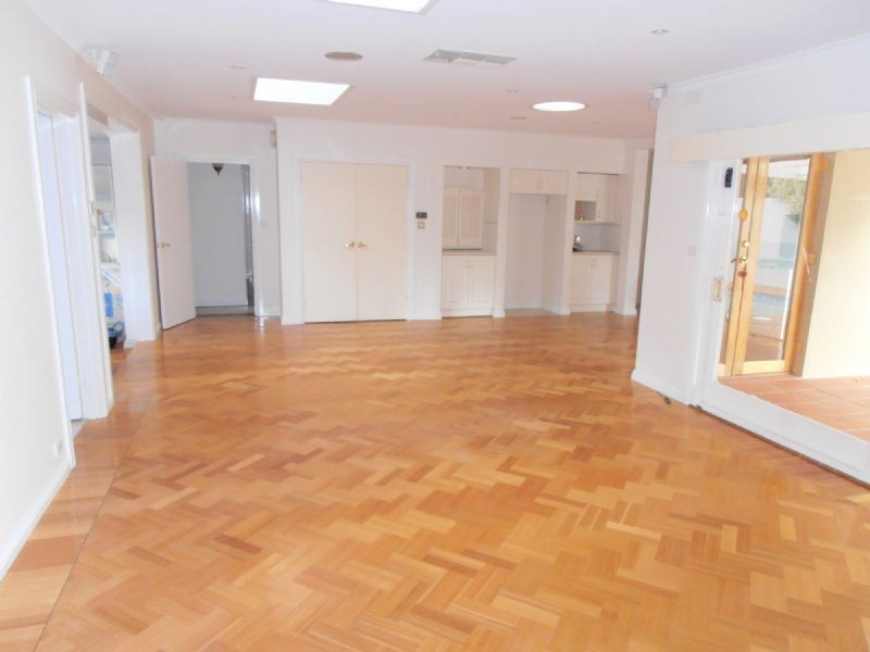 11 BESLEY ST, Dandenong VIC 3175