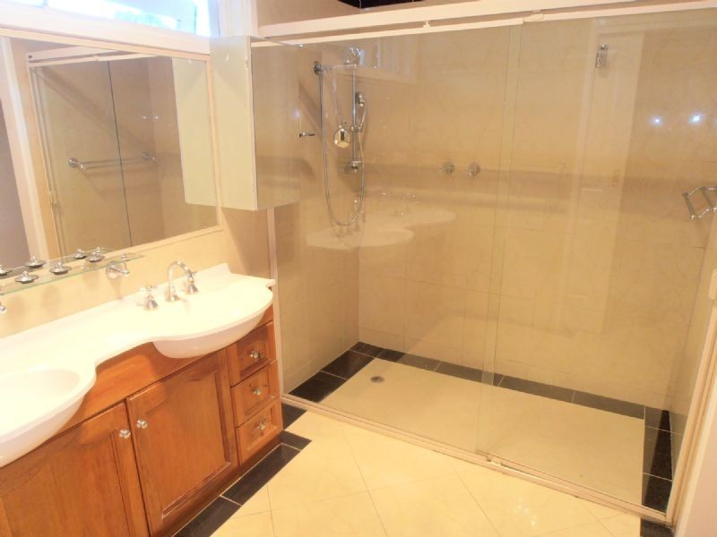 11 BESLEY ST, Dandenong VIC 3175