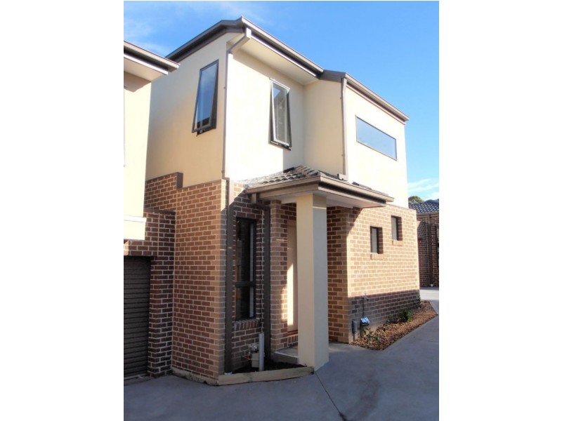 2/9 GOLDLANG ST, Dandenong VIC 3175