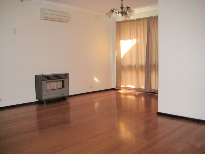 9 WOOLLAHRA AVENUE, Keysborough VIC 3173