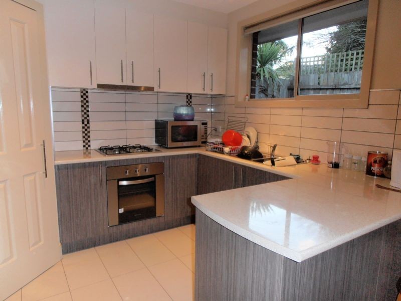 2/26 ALMOND DVE, Doveton VIC 3177