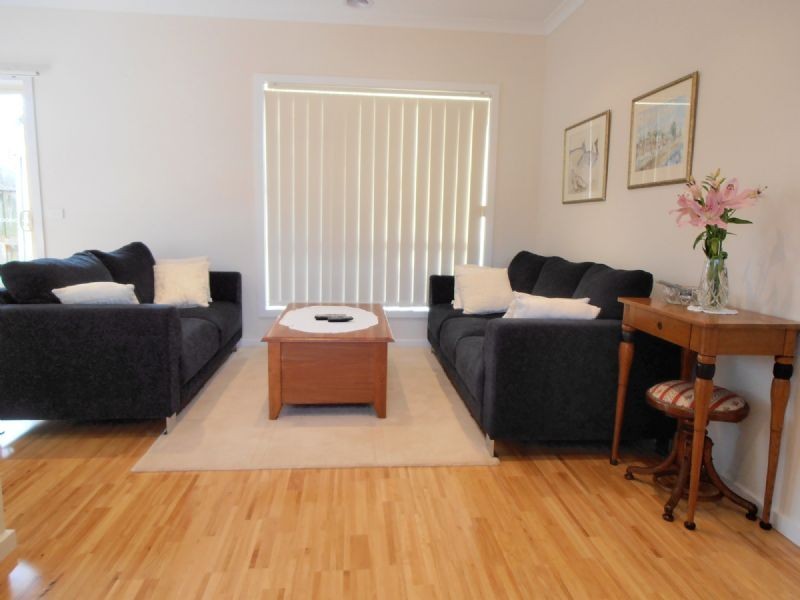 2/7 SANDALA COURT, Dandenong North VIC 3175