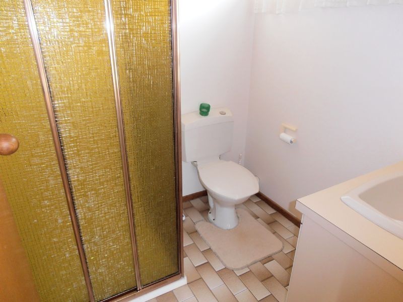 16 DAMPIER COURT, Endeavour Hills VIC 3802