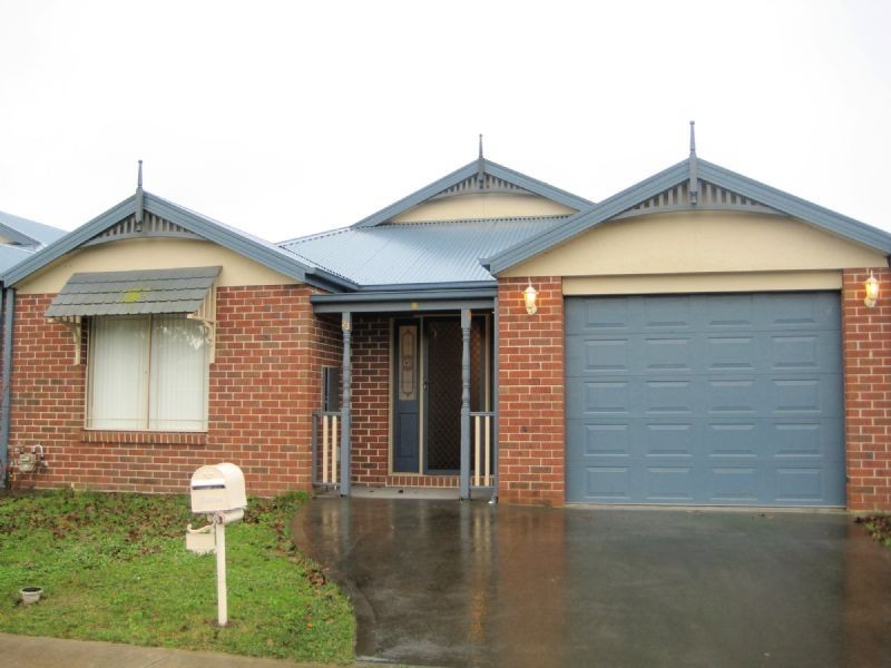 23 GRAND CENTRAL BOULEVARD, Pakenham VIC 3810