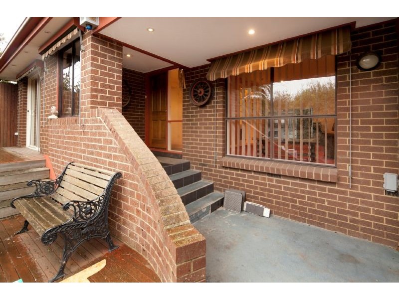 30 LAURISTON DVE, Endeavour Hills VIC 3802