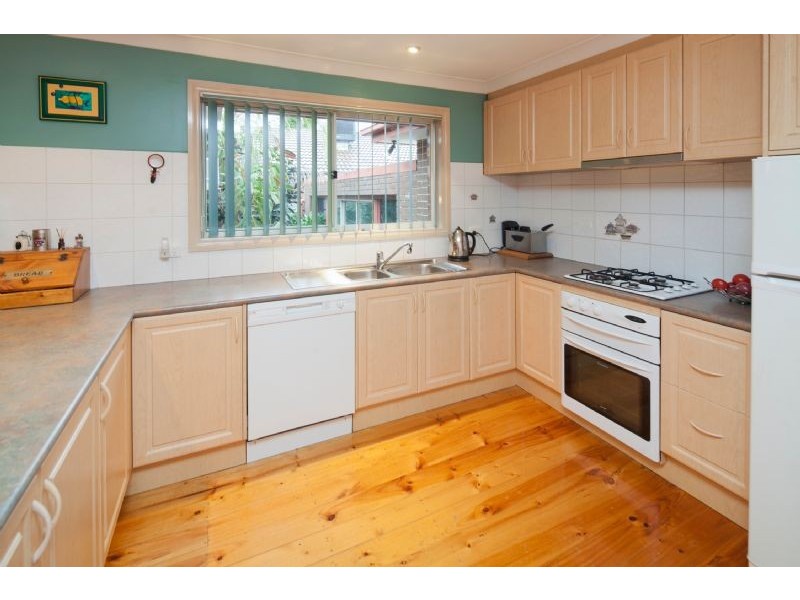 30 LAURISTON DVE, Endeavour Hills VIC 3802