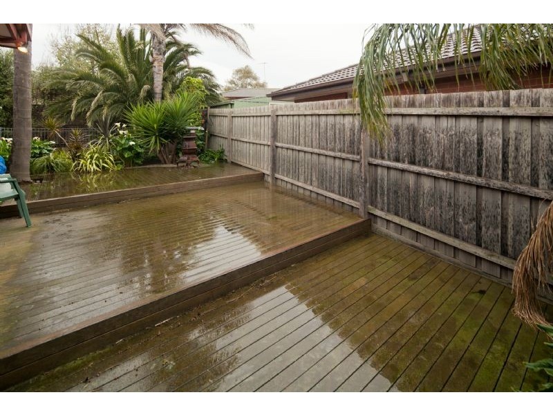 30 LAURISTON DVE, Endeavour Hills VIC 3802