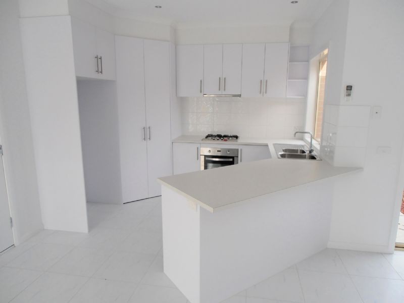 2/37 Scarlet Drive, Doveton VIC 3177