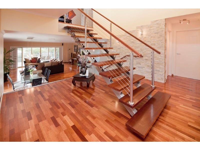 6 AARAN CLOSE, Endeavour Hills VIC 3802