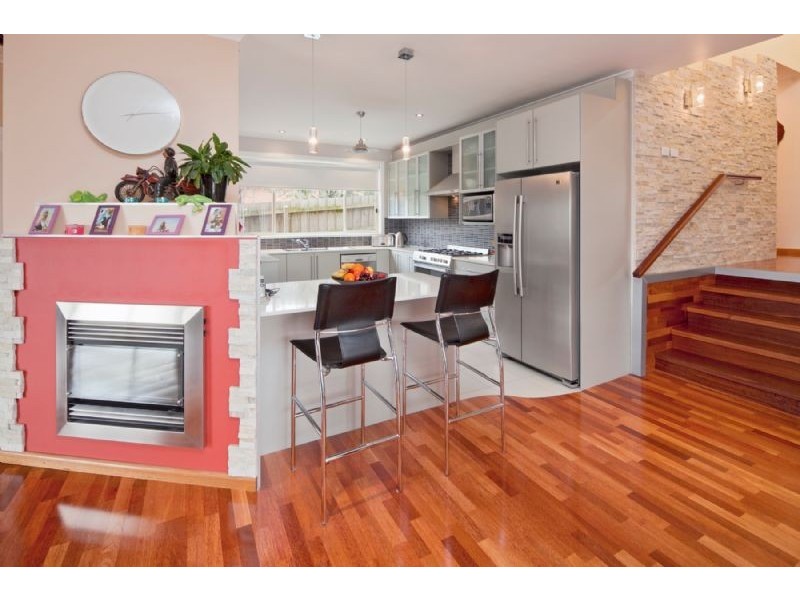 6 AARAN CLOSE, Endeavour Hills VIC 3802