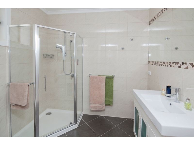 6 AARAN CLOSE, Endeavour Hills VIC 3802