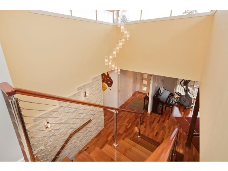 6 AARAN CLOSE, Endeavour Hills VIC 3802