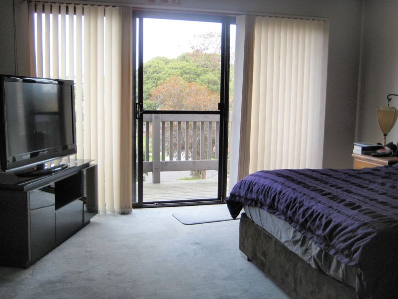 42 Neasham Drive, Dandenong North VIC 3175