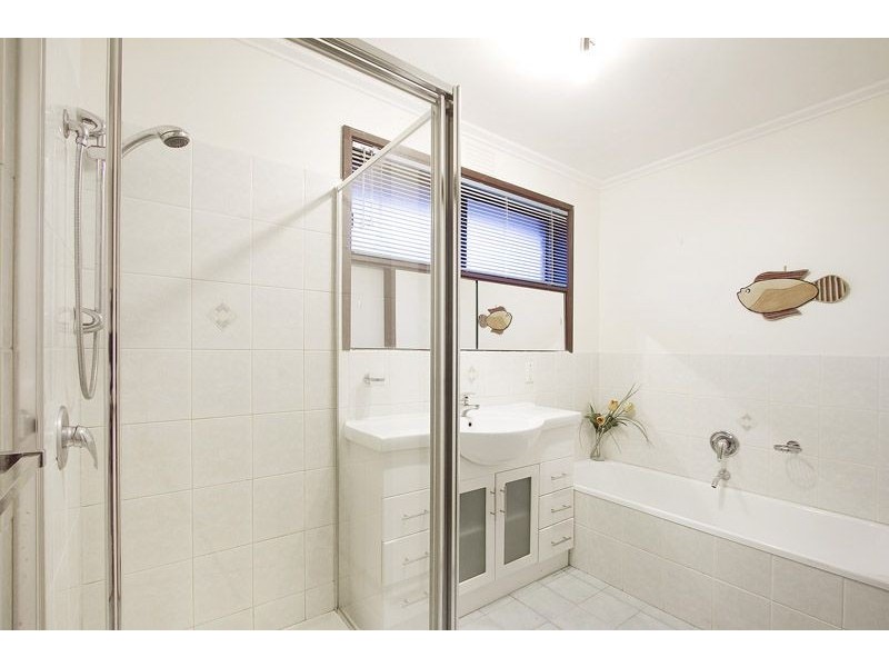 42 Neasham Drive, Dandenong North VIC 3175