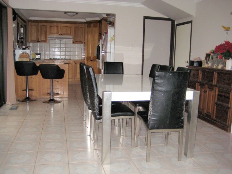 42 Neasham Drive, Dandenong North VIC 3175