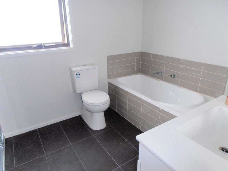 2/9 Goldlang Street, Dandenong VIC 3175