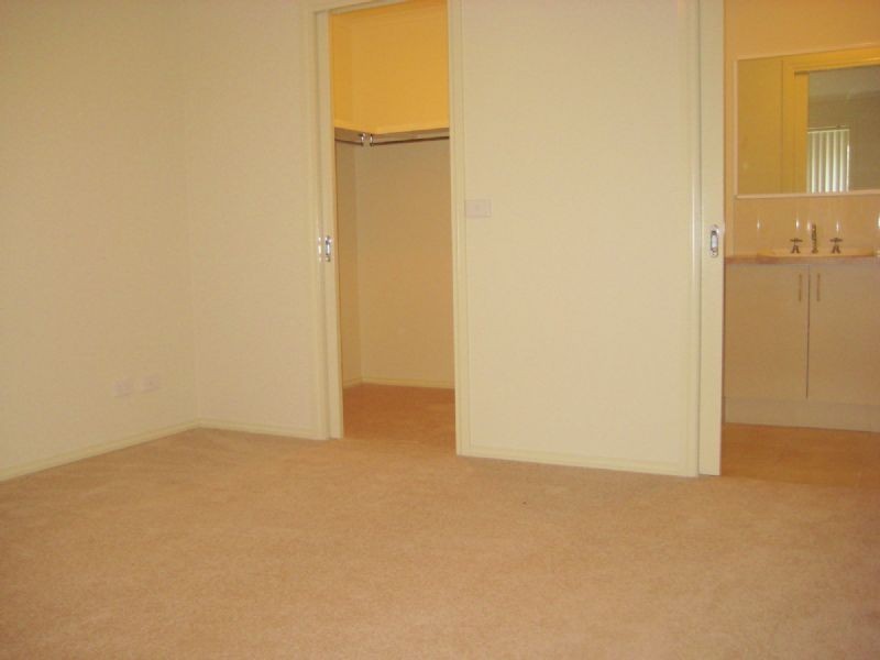 23 GRAND CENTRAL BLVD, Pakenham VIC 3810