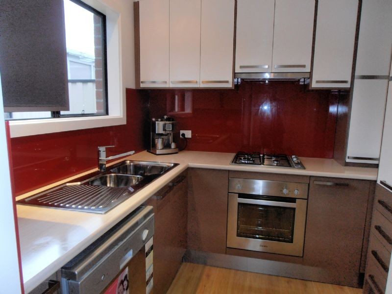 2/33 Booth Crescent, Dandenong North VIC 3175