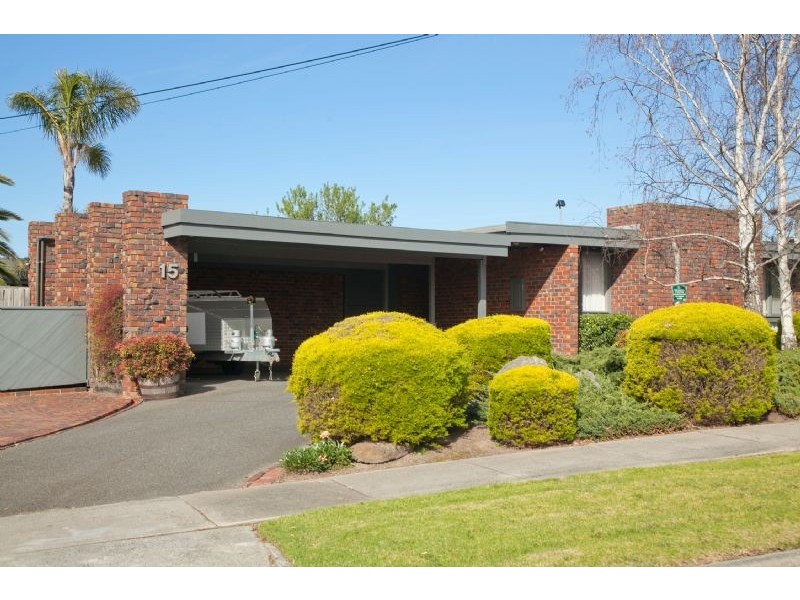 15 Outlook Drive, Dandenong North VIC 3175