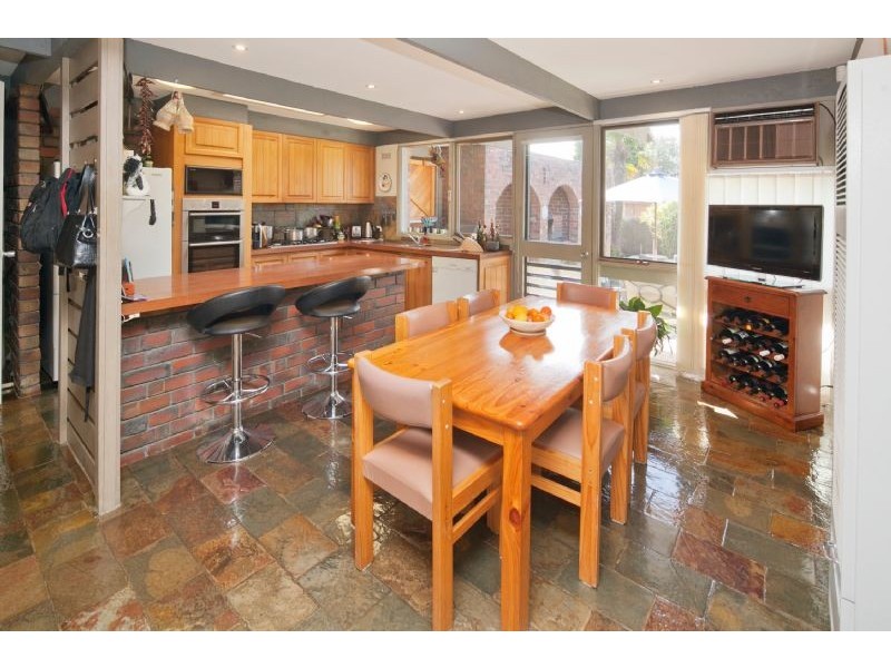 15 Outlook Drive, Dandenong North VIC 3175