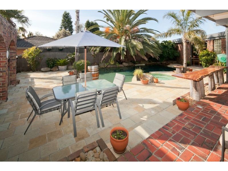 15 Outlook Drive, Dandenong North VIC 3175