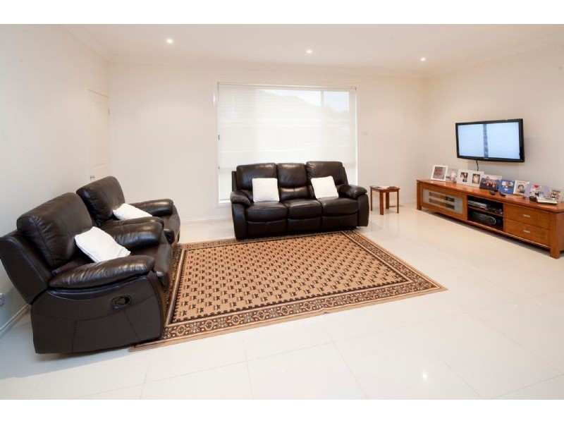 9 PURLEY DVE, Dandenong North VIC 3175