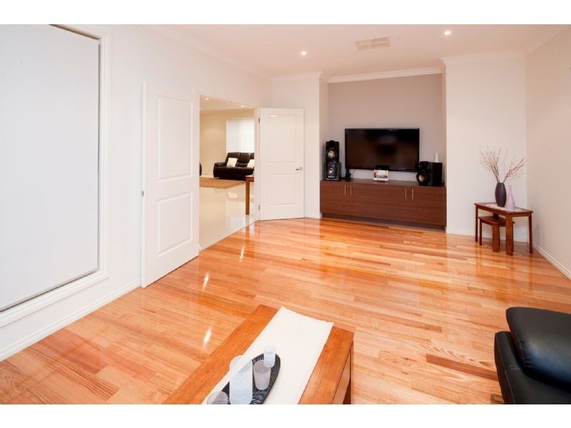 9 Purley Drive, Dandenong North VIC 3175