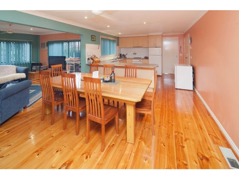 30 Lauriston Drive, Endeavour Hills VIC 3802