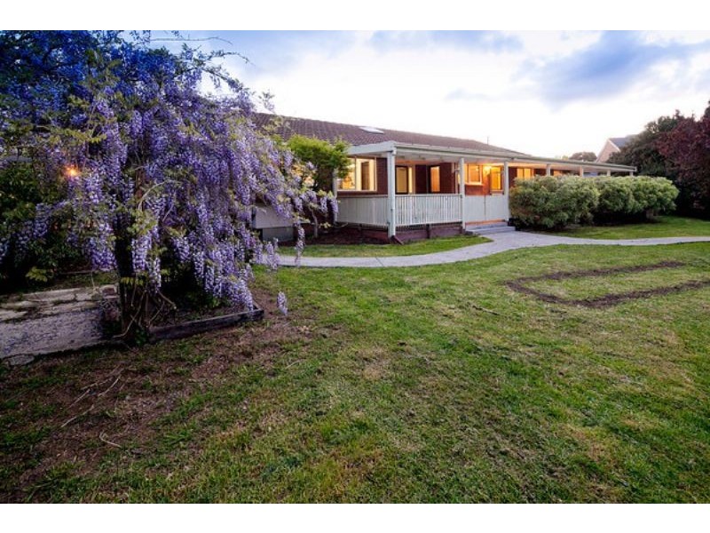 160 – 162 Kennington Park Drive, Endeavour Hills VIC 3802