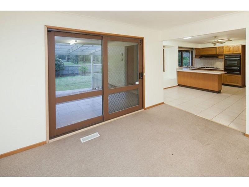 160 – 162 Kennington Park Drive, Endeavour Hills VIC 3802