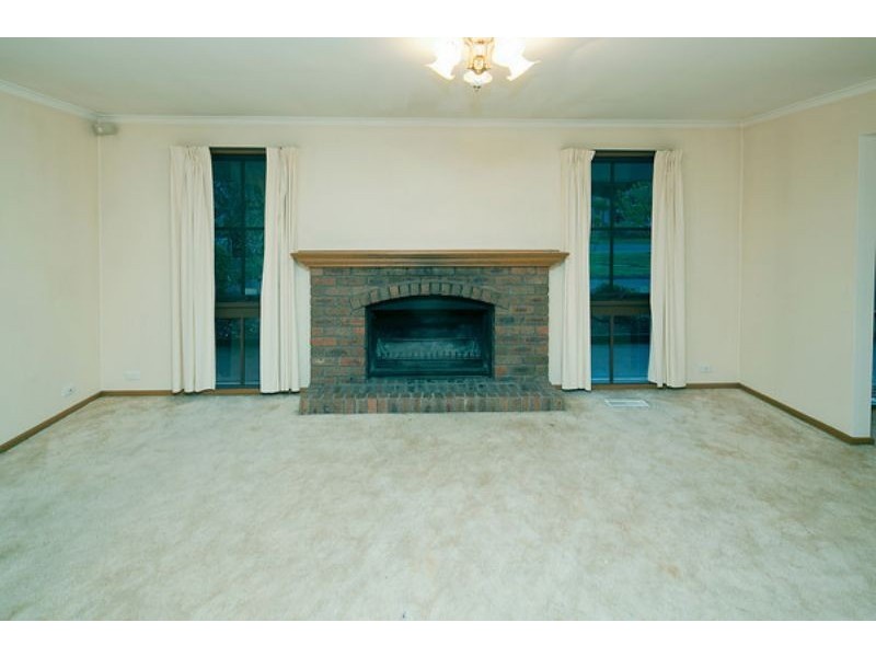 160 – 162 Kennington Park Drive, Endeavour Hills VIC 3802