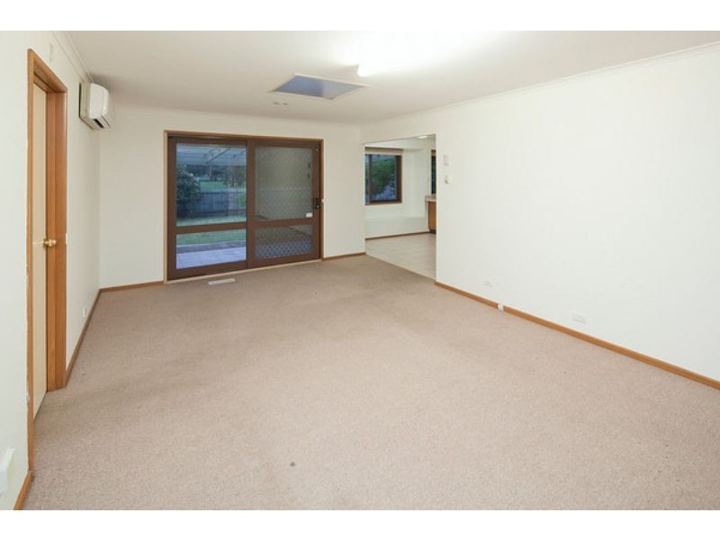 160 – 162 Kennington Park Drive, Endeavour Hills VIC 3802