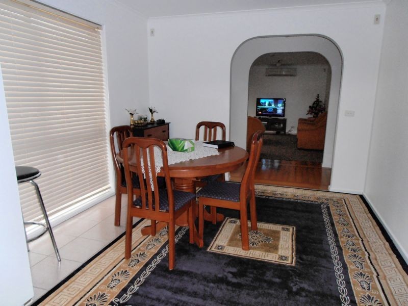 1/32 John Hunter Drive, Endeavour Hills VIC 3802